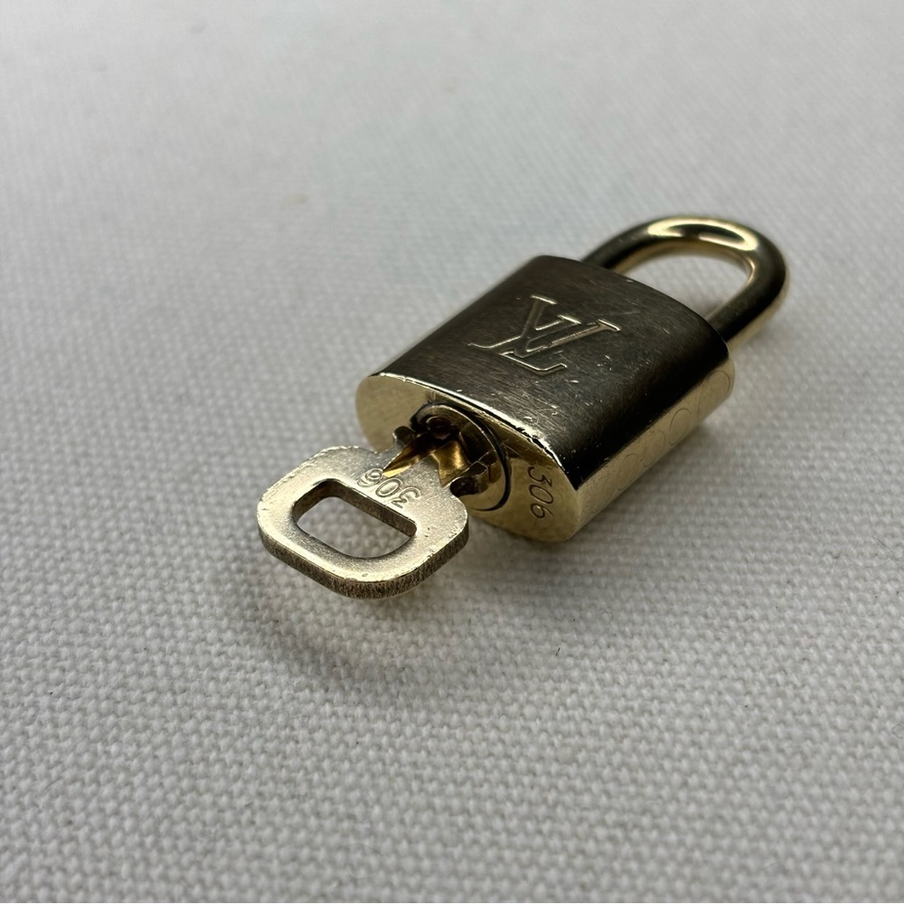 Louis Vuitton Lock and Key#306 - Picture 3 of 6